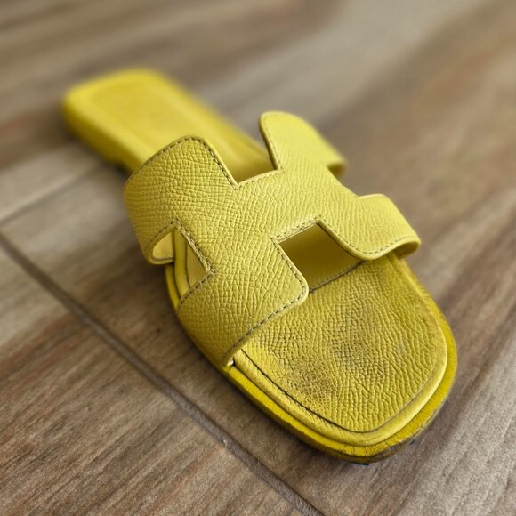 Hermes Oran Yellow Leather H Sandals Eur. 37 - Picture 13 of 14